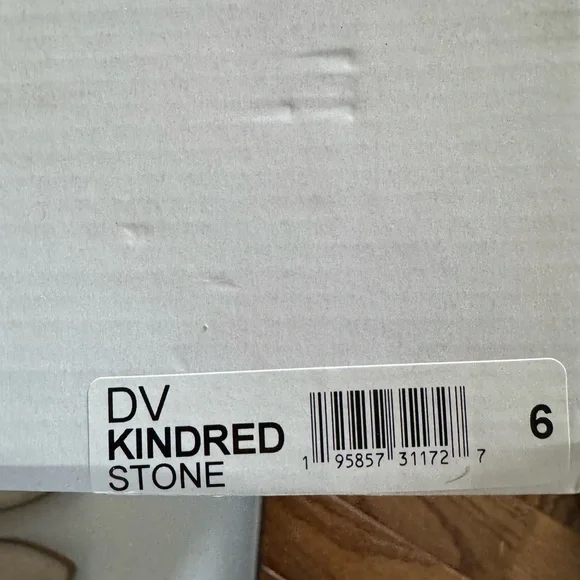 Beige Western-Style Women's Boots - Picture 5 of 5